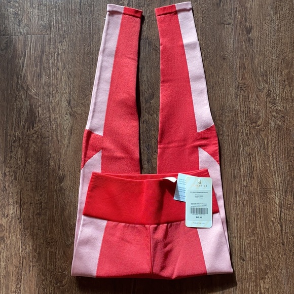 NWT FABLETICS Size M Never Worn High Waisted Rib Leggings - Picture 3 of 4